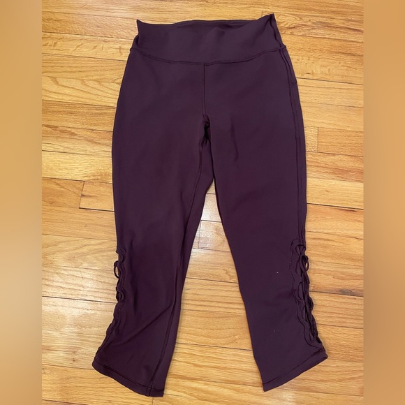 Lululemon Plum Capri Leggings with Braided Mesh Sides - Picture 3 of 3